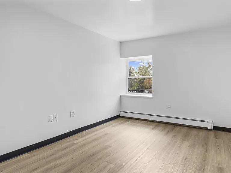 Wehnwood Court Apartments — Photo 36