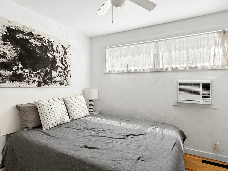 10 Spring Ln — Photo 9