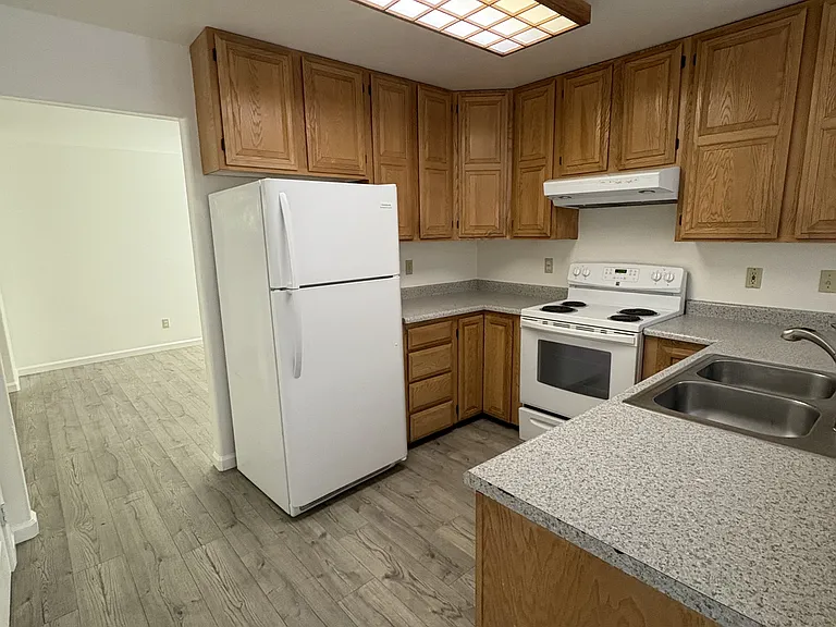 1748 Mount Olive Dr — Photo 3