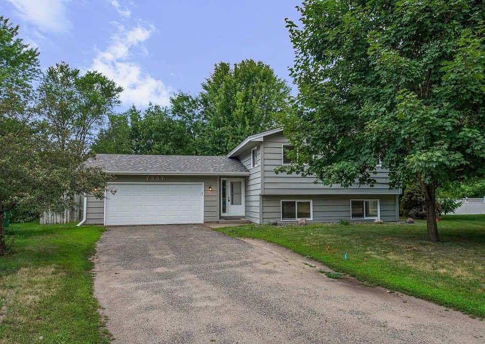 1st image of 7557 N Meadowwood Ct