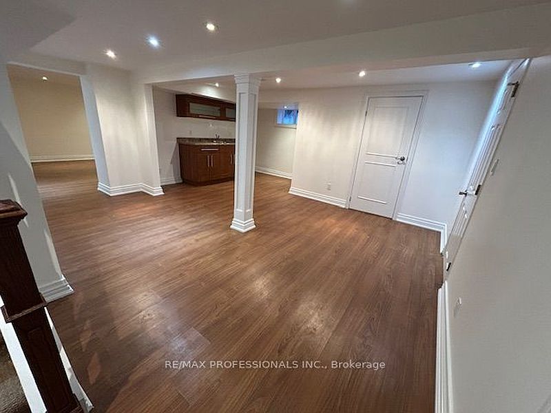 Toronto House for rent - 4 Bedrooms — photo 17