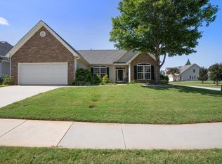 15 Hanging Moss Ln, Greenville, SC 29615