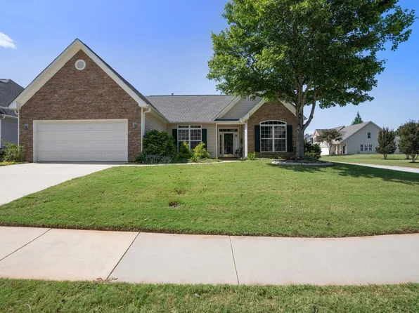 15 Hanging Moss Ln, Greenville, SC 29615