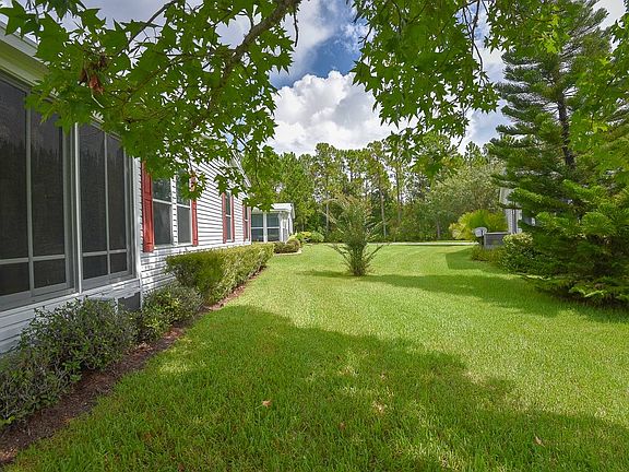 3rd image of 26 Pineview Lake Cir