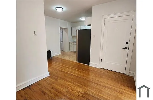 Building Photo - 2702 N Laramie Ave #2