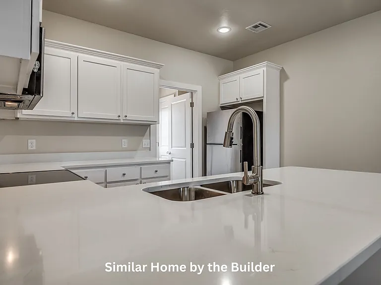 121 Sterling Dr — Photo 6