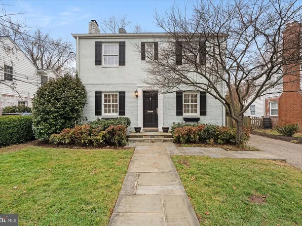 2700 Cameron Mills Rd, Alexandria, VA 22302