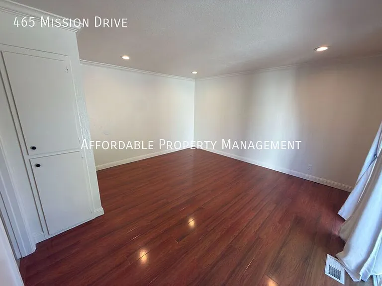 465 Mission Dr — Photo 13