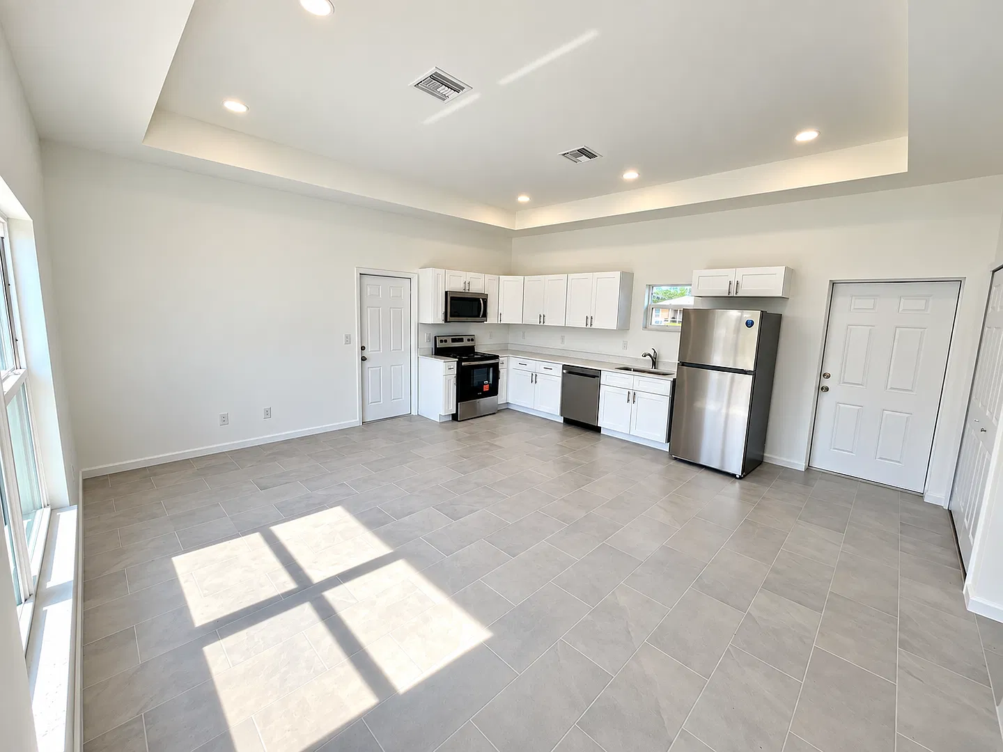 One Of A Kind! Brand New 1 Bedroom-1 Bath- 1 Car Garage In Desirable Lehigh Acres! — Photo 3