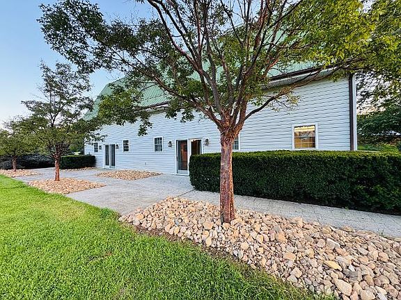 5th image of 2621 Poplar Hill Dr