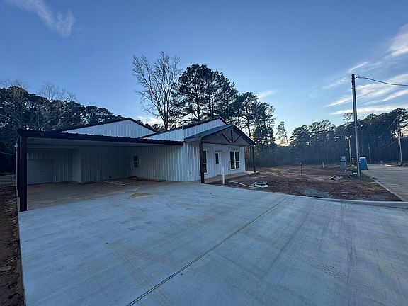 2nd image of 105 Masters Way