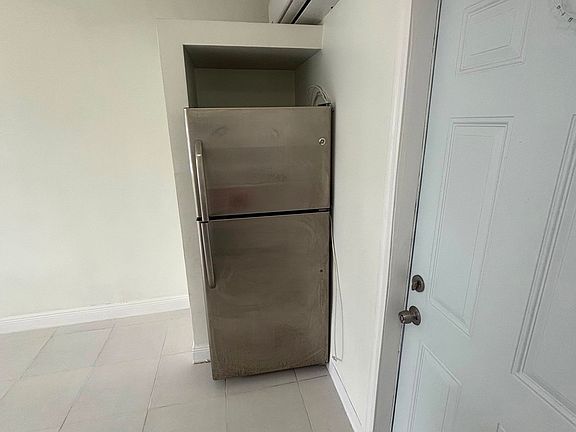 5th image of 121 SW 5th Ct APT 2