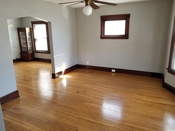 3rd image of 10216 Loretta Ave