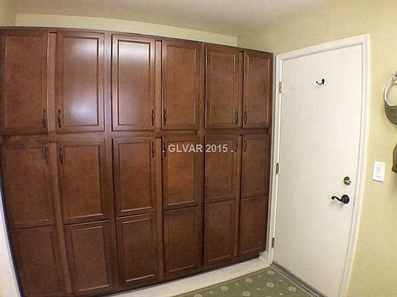 4th image of 2601 Highvale Dr