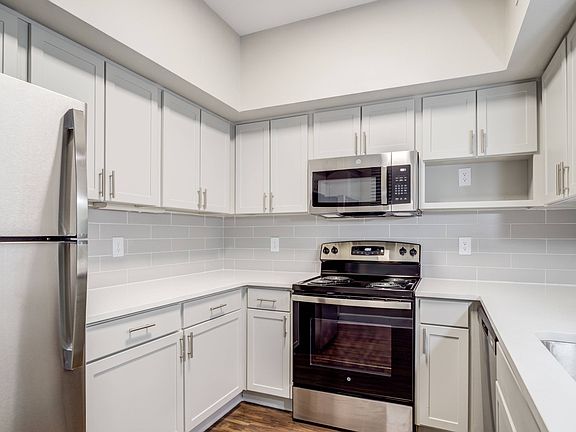 5th image of 14855 Memorial Dr #1602