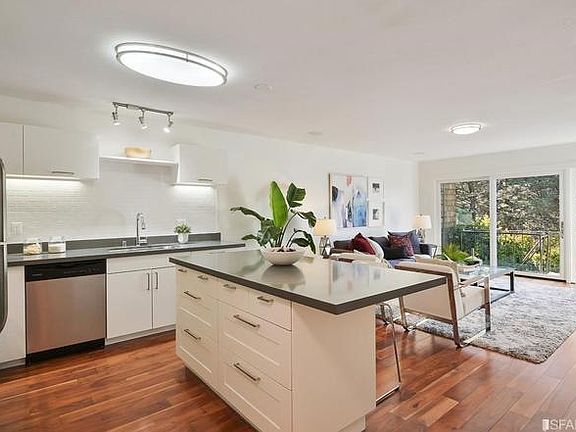 3rd image of 178 Locksley Ave APT 5