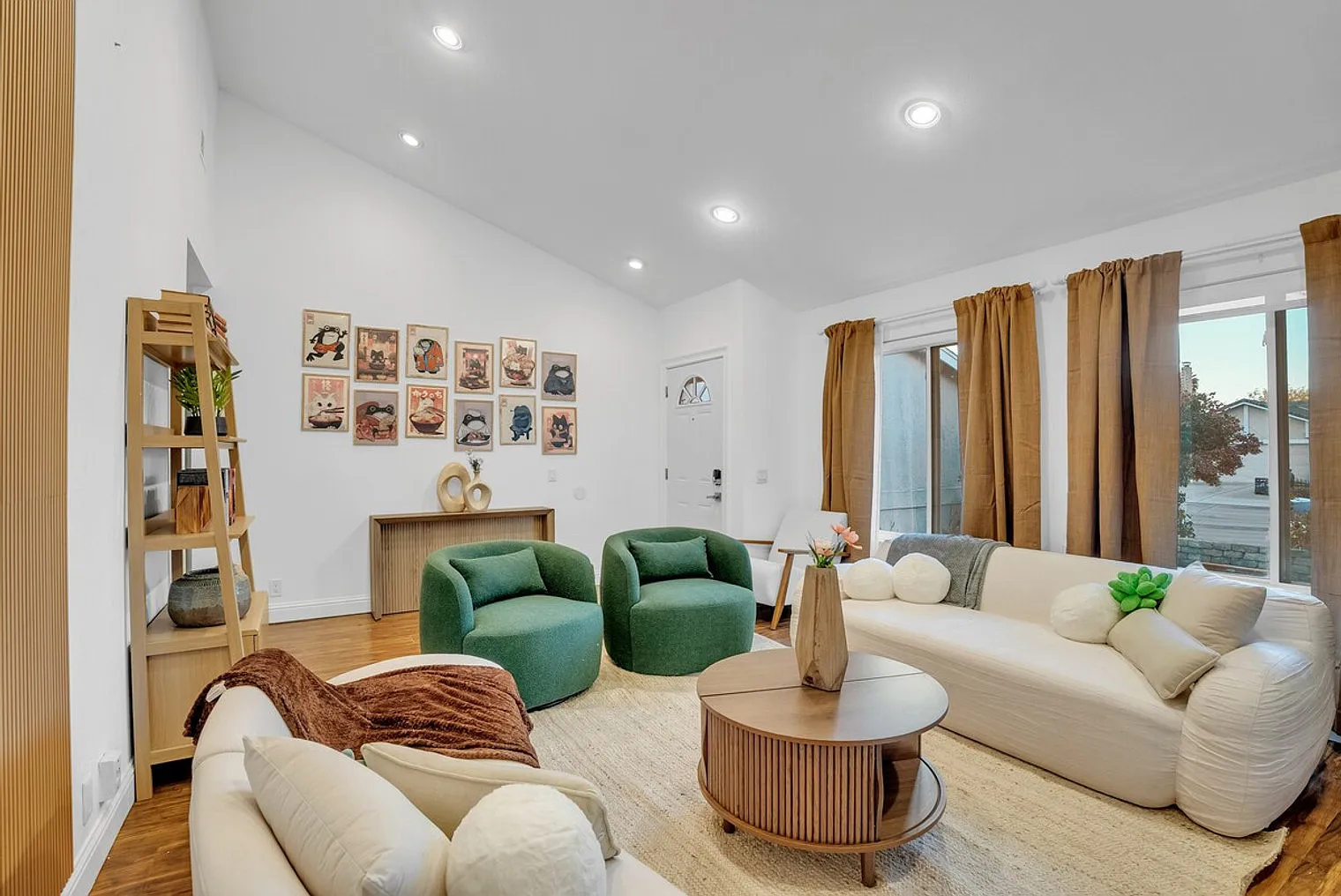 4 bed, 2.0 bath, $13,234 — Photo 1