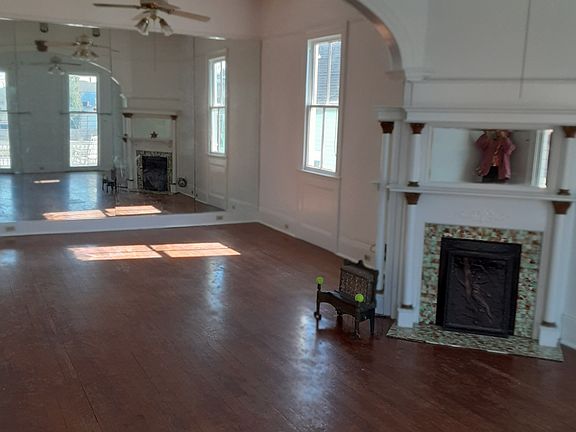 4th image of 130 S Telemachus St
