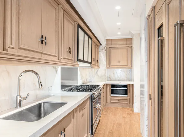 27 East 79th Street 7 image 2 of 10