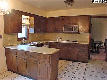 4th image of 5569 Kilbourne Dr