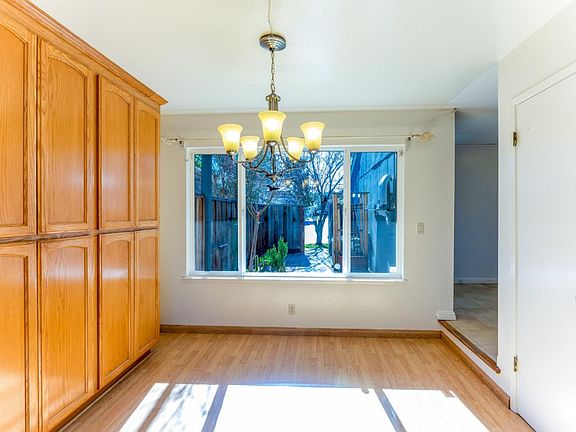 5th image of 211 Elm Wood Ct
