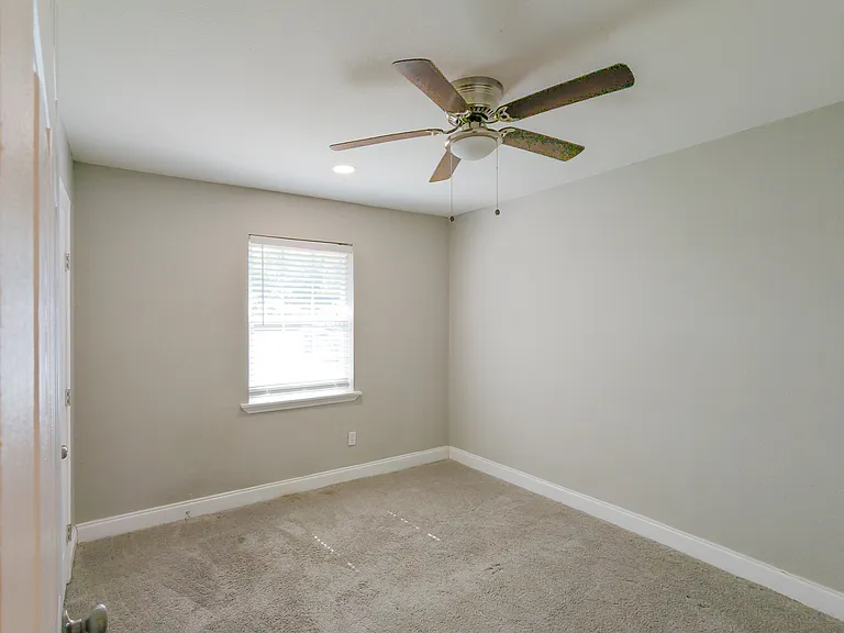 1222 S Peachtree Rd — Photo 11