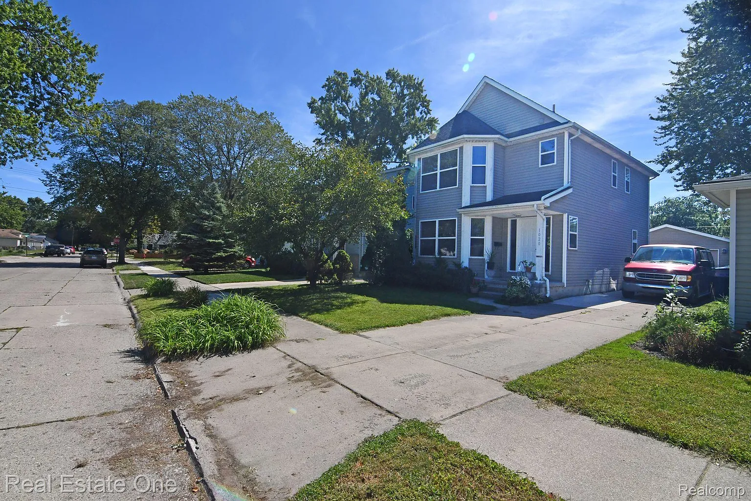 1020 E Granet Ave photo 1
