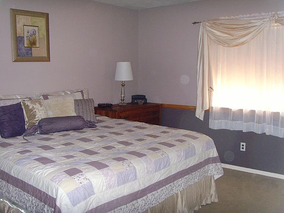 3rd image of 34 Feller Dr #1