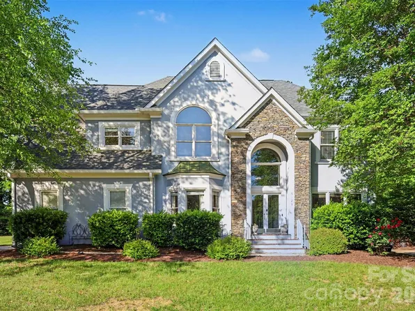 6123 Glen Manor Dr, Charlotte, NC 28269