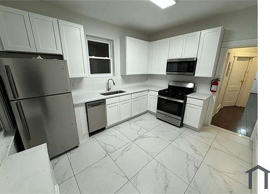 1st image of 256 Dwight St Floor 2
