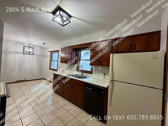2nd image of 2804 S Main Ave