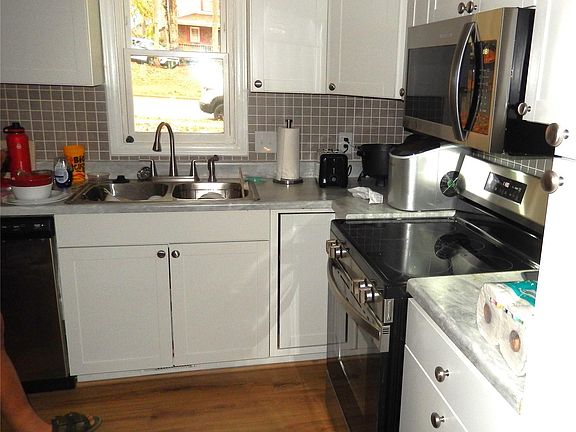 4th image of 549 Brent Rd