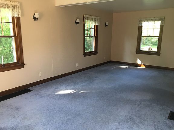 3rd image of 421 E Haskell St