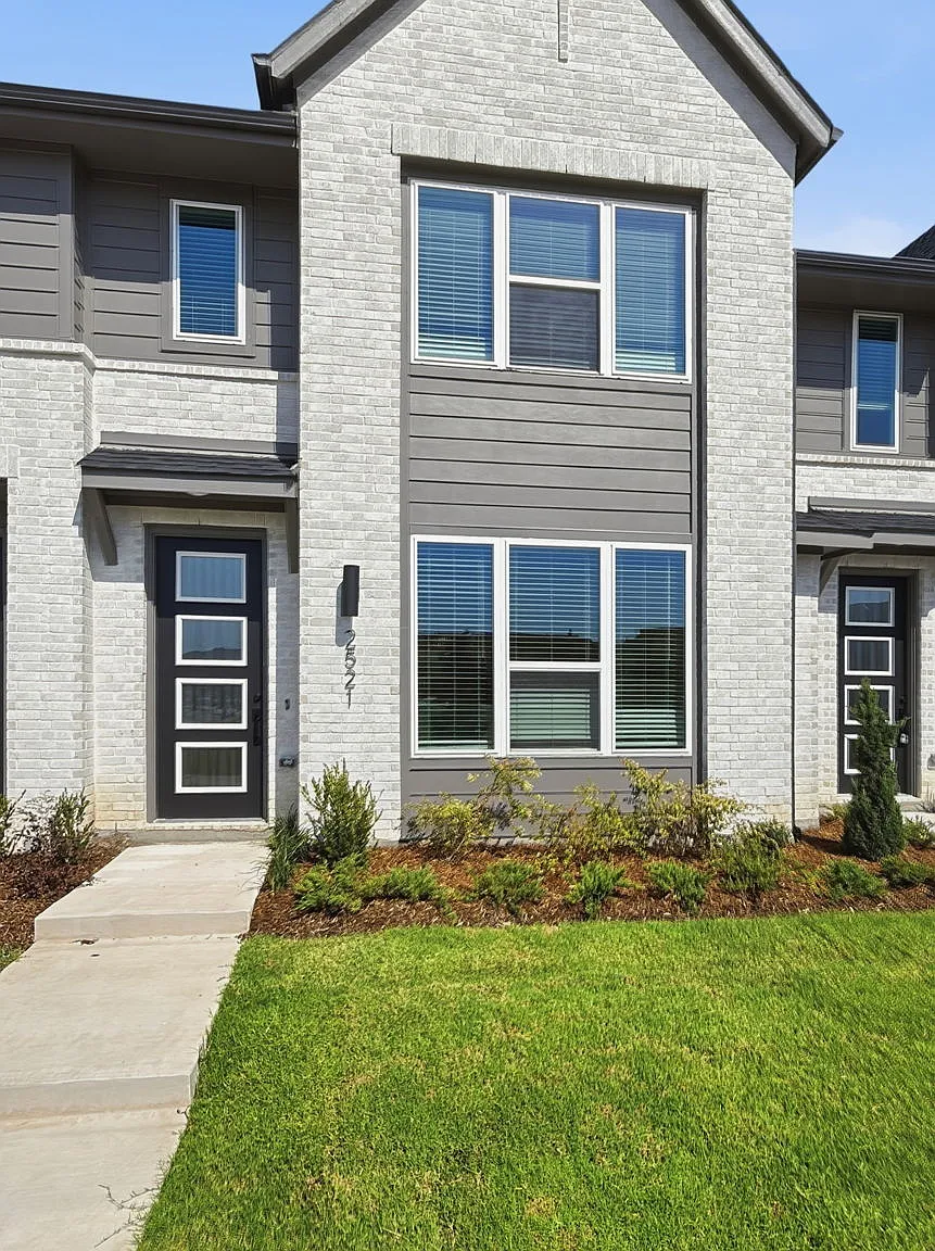 3 bed, 2.5 bath, 1844 sqft, $2,895 — Photo 3