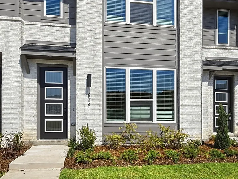 2521 Brunswick Way — Photo 3