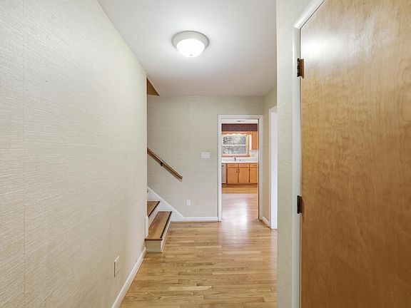 4th image of 224 Leawood Dr