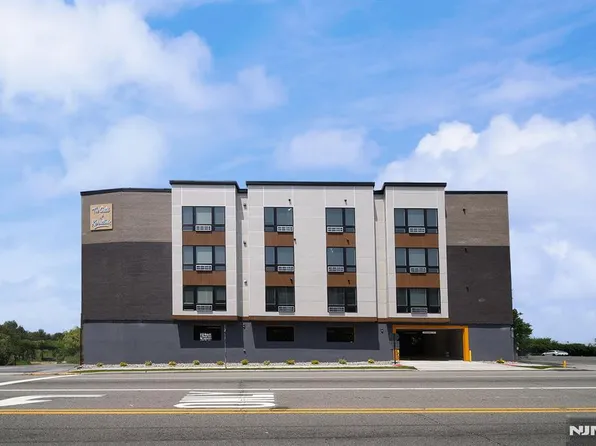 401 E Central Blvd, Palisades Park, NJ
