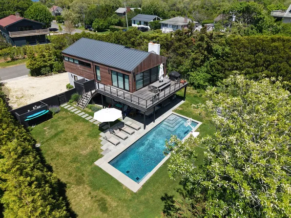 22 Caswell Rd, Montauk, NY 11954
