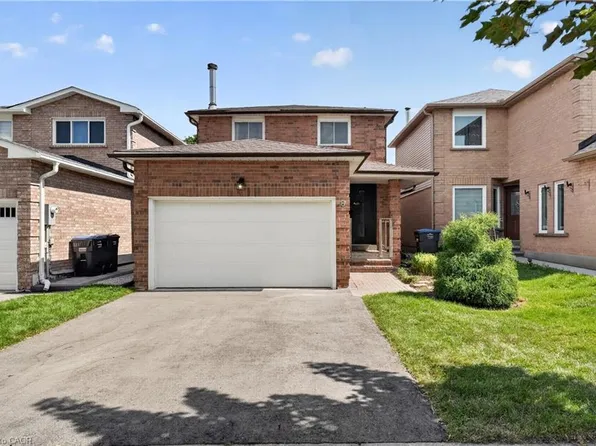 8 Horsham St, Brampton, ON L6X 3R5