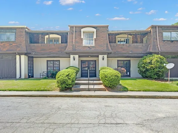 93 Rue Fontaine, Lithonia, GA 30038