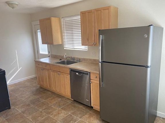 5th image of 1044 Fewtrell Dr