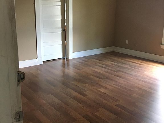 5th image of 3421 Mayflower Ave