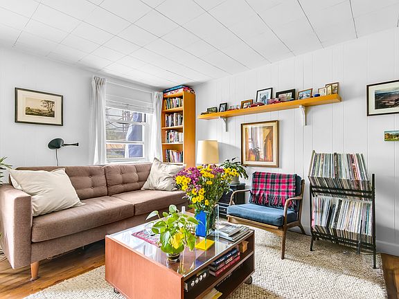 4th image of 11 Douglass St #3