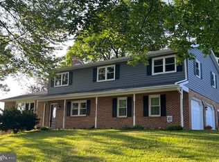 6 Dandelion Dr, Boiling Springs, PA 17007