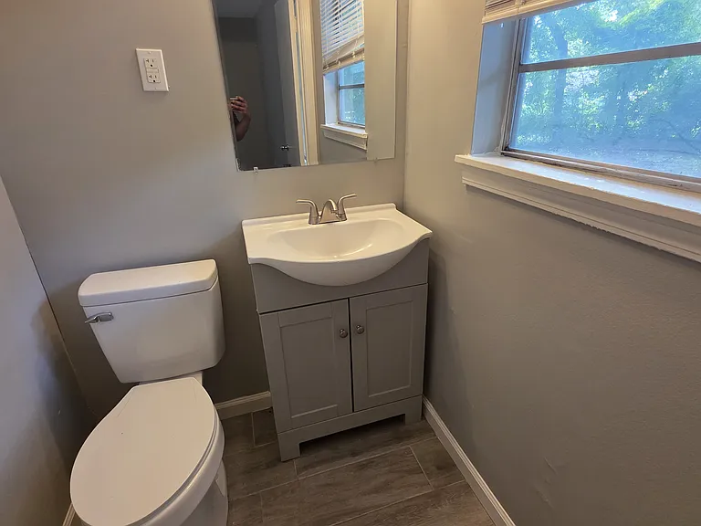 5136 Alford St — Photo 11