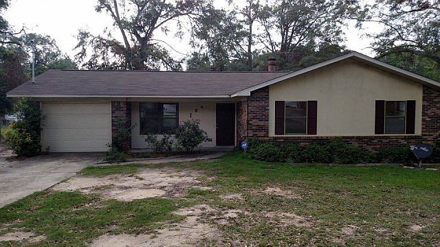 1st image of 104 Parklane Dr