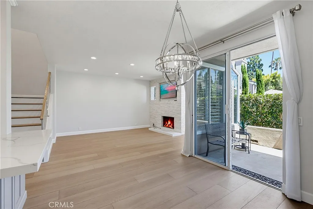 3 bed, 1938 sqft, $5,500 — Photo 4