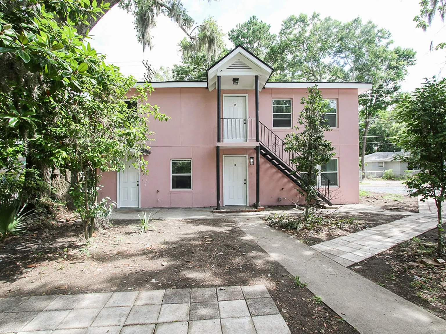 Spacious 2-Bedroom, 1-Bath Home in Savannah, GA — Photo 3