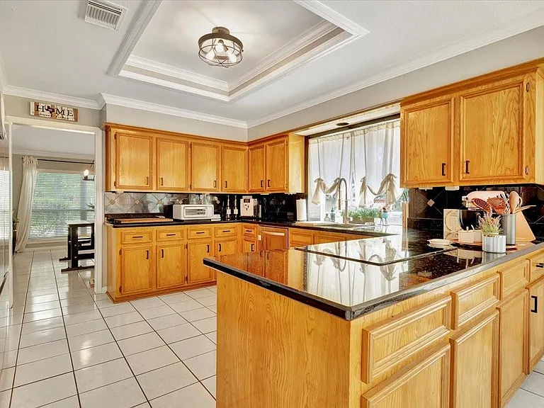 15402 Willow Shores Dr — Photo 26