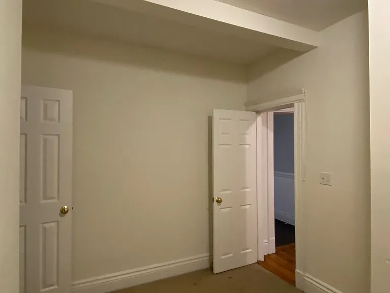 4 Camelot Ct #14 — Photo 6
